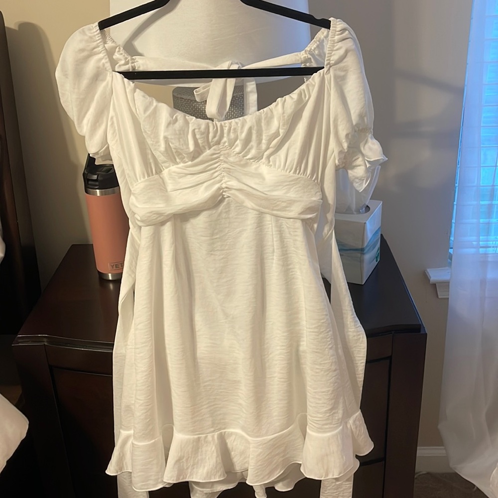White dress lucy in the sky